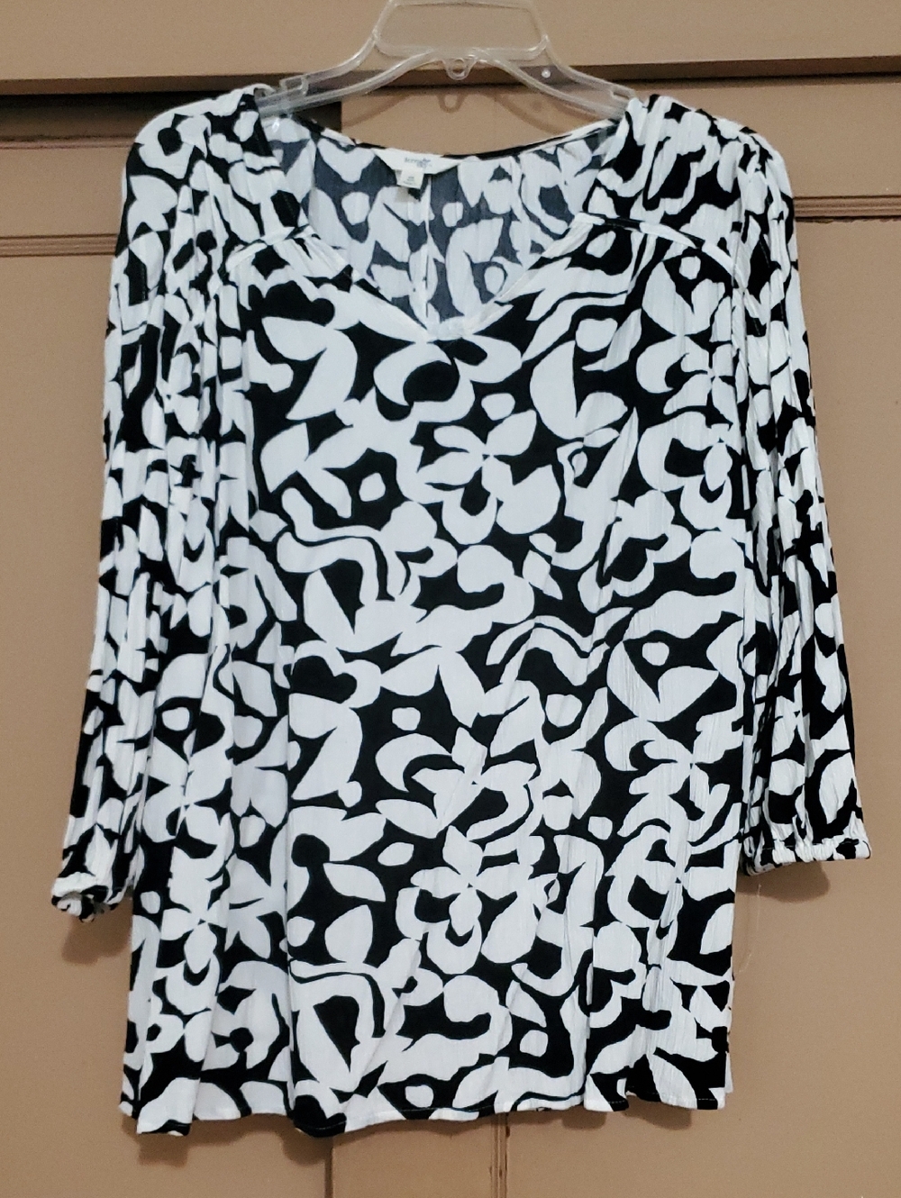 Terra & Sky Black and White Abstract Print Blouse